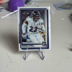 🔥 2025 Derrick Henry Panini Donruss Optic Card. Baltimore Ravens